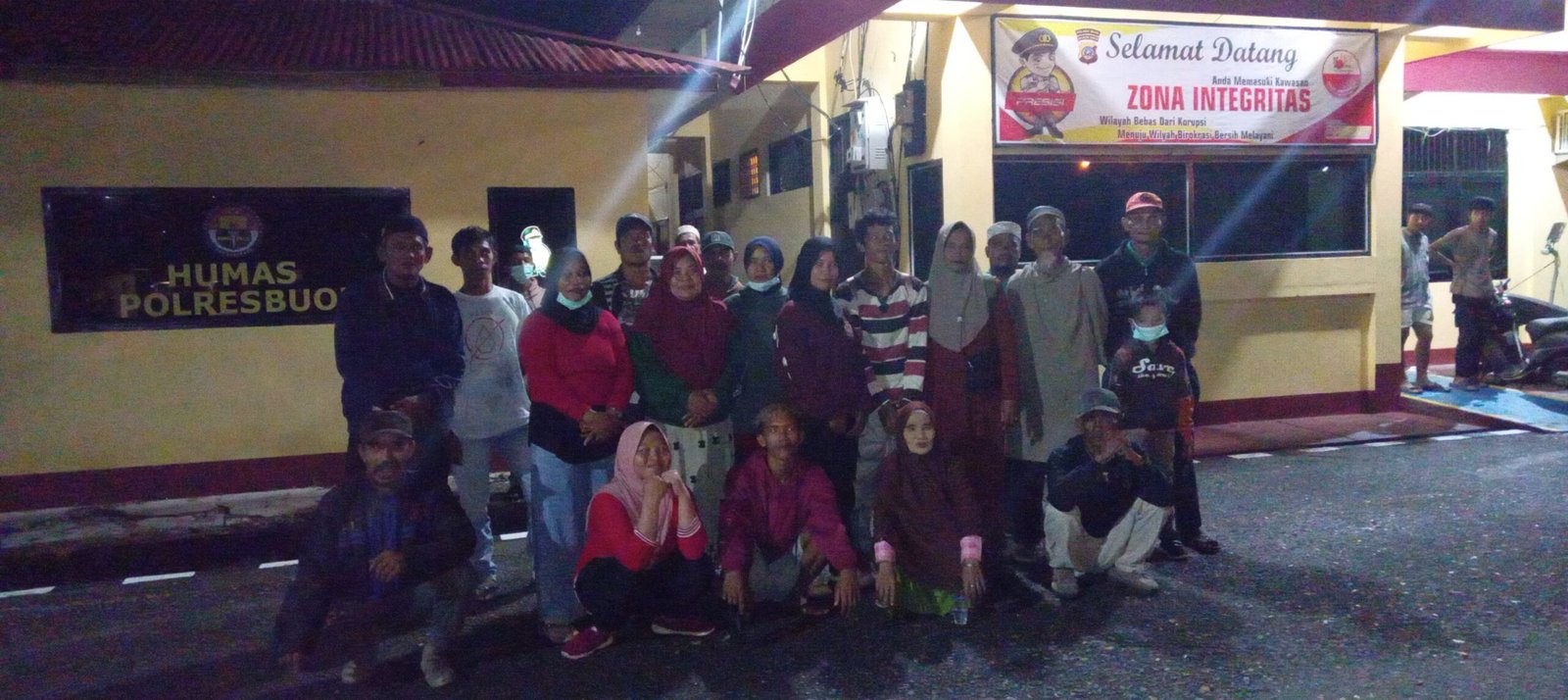 Siti Nurbaya dan Masnia Yunus saat membuat Laporan Polisi dan melakukan visum sebagai korban penganiayaan pihak perusahaan sawit, pada tanggal 7 Mei 2024 di kantor Kepolisian Resor Buol.